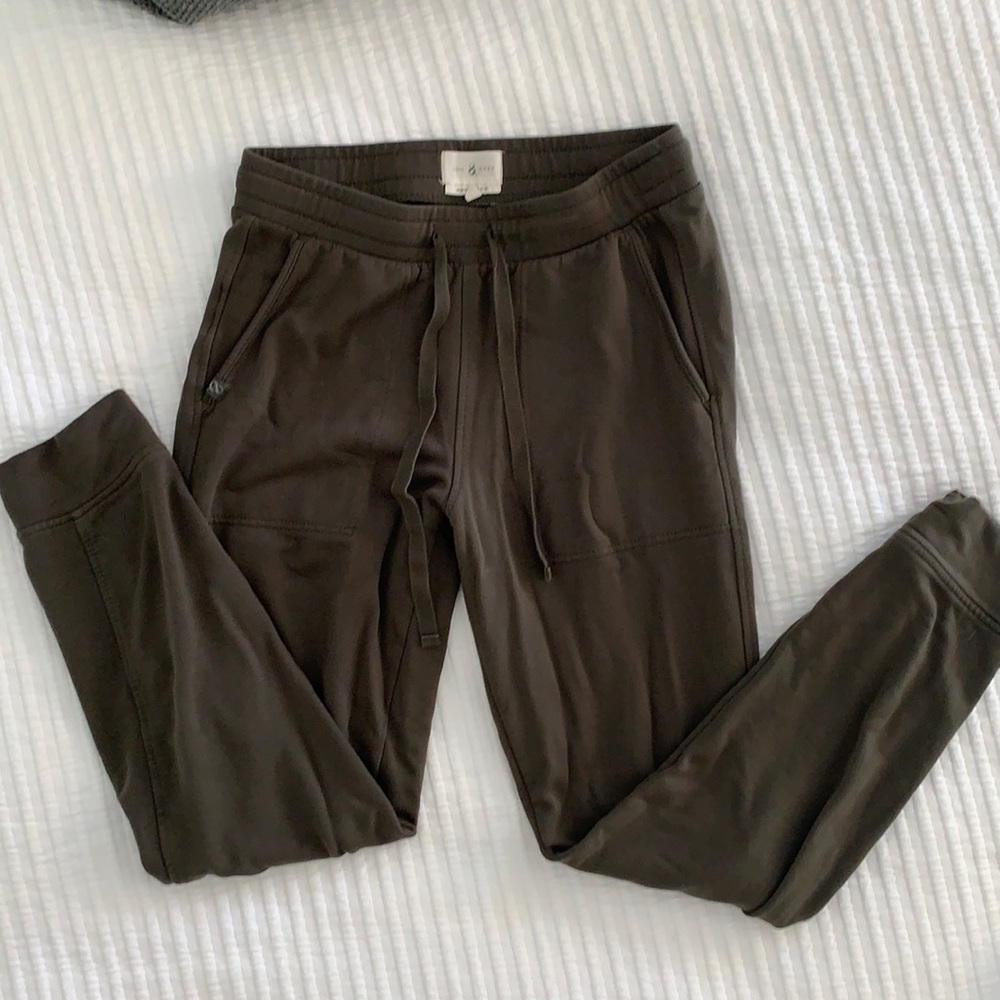Lou & Grey signature soft plush jogger/sweatpant